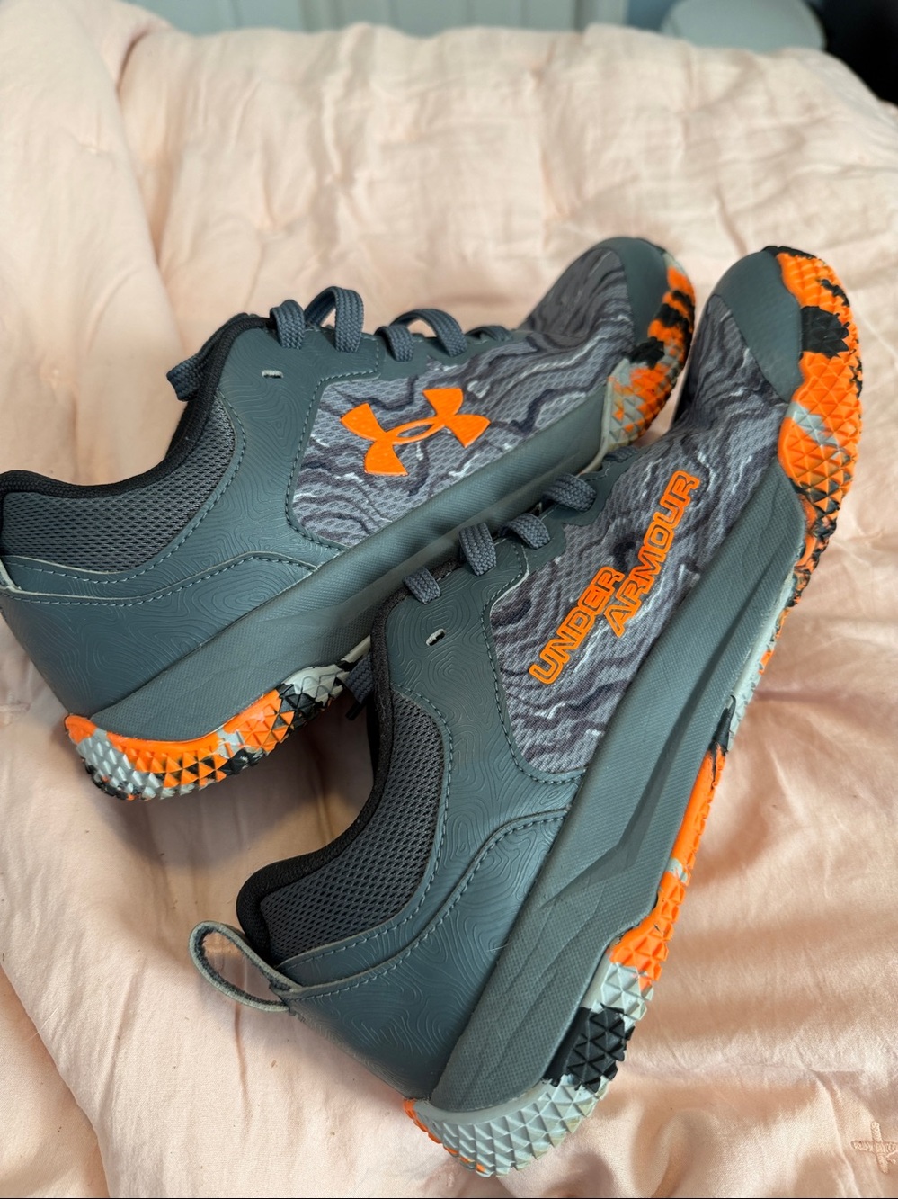 Under Armour Charged Assert 9 Athletic Sneakers Gray & Orange US 7Y
